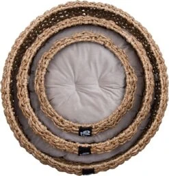 District 70 COCOON - Luxe Hondenmand Van Duurzaam Hoogwaardig Riet Met Zacht Kussen - Maten S/M/L - Large 39 District 70 COCOON - Luxe Hondenmand Van Duurzaam Hoogwaardig Riet Met Zacht Kussen - Maten S/M/L - Large -Dierenwinkel 1156x1200 1